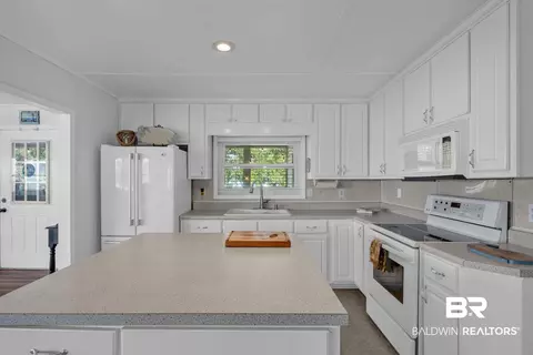 Kitchen - 9237 Shore Dr, Foley, AL 36535 photo 3 of 3