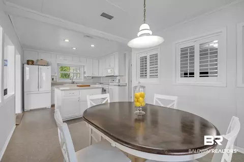 Dining - 9237 Shore Dr, Foley, AL 36535 photo 2 of 2