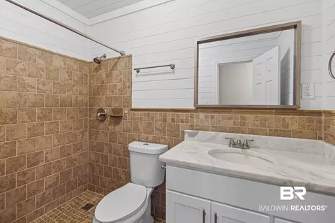 Bath - 2404 Pavan Dr, Mobile, AL 36693 photo 1 of 2