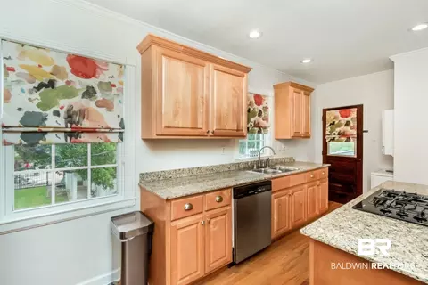 Kitchen - 214 Upham St #3D, Mobile, AL 36607 photo 5 of 7