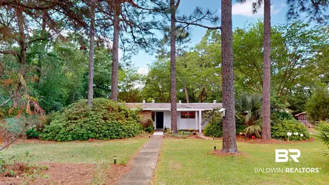 1075 Zurich St, Mobile, AL 36608