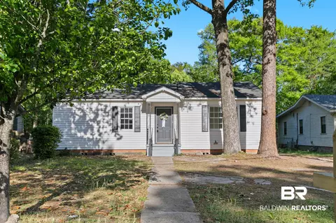 953 Cloverdale Dr, Mobile, AL 36606 photo 2
