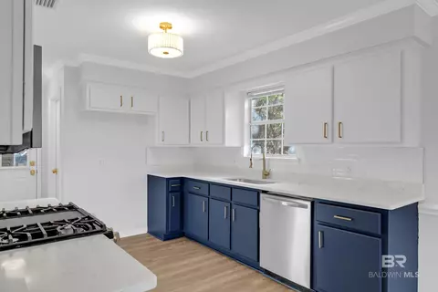 Kitchen - 13205 Hackberry Dr, Mobile, AL 36608 photo 3 of 4
