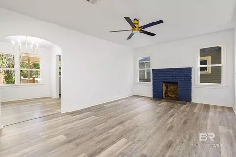 Living - 309 Morgan Ave, Mobile, AL 36606 photo 2 of 3