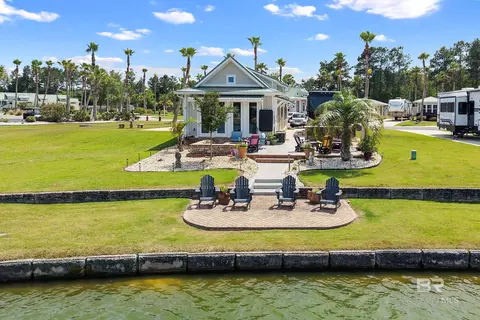 12088 Gateway Dr, Elberta, AL 36530