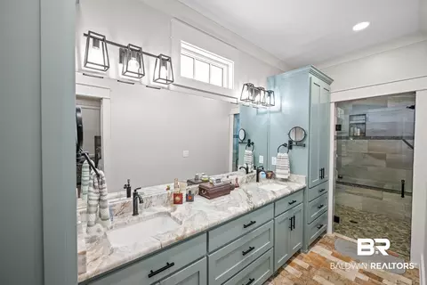Bath - 12088 Gateway Dr, Elberta, AL 36530 photo 1 of 3