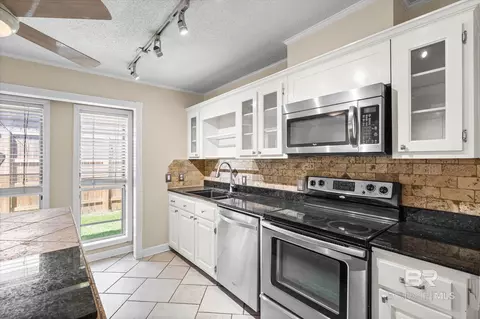 Kitchen - 3724 S Claridge Rd, Mobile, AL 36608 photo 4 of 5