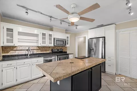 Kitchen - 3724 S Claridge Rd, Mobile, AL 36608 photo 2 of 5