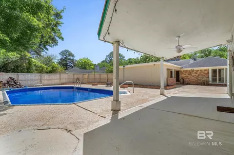 Exterior - 3724 S Claridge Rd, Mobile, AL 36608 photo 5 of 9