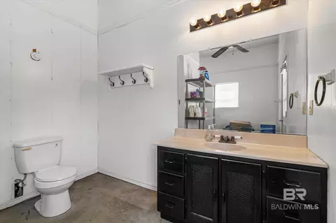 Bath - 3724 S Claridge Rd, Mobile, AL 36608 photo 3 of 3