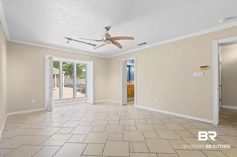 Living - 3724 S Claridge Rd, Mobile, AL 36608 photo 6 of 8