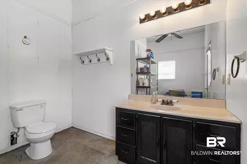 Bath - 3724 S Claridge Rd, Mobile, AL 36608 photo 3 of 3