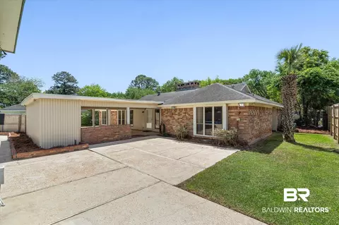 Exterior - 3724 S Claridge Rd, Mobile, AL 36608 photo 8 of 10