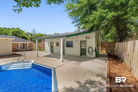 Exterior - 3724 S Claridge Rd, Mobile, AL 36608 photo 5 of 10