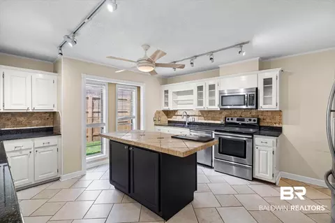 Kitchen - 3724 S Claridge Rd, Mobile, AL 36608 photo 1 of 7