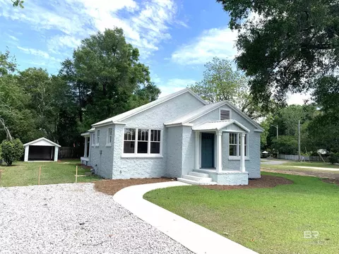 309 S Section St, Fairhope, AL 36532