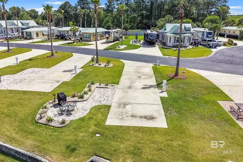 12118 Gateway Dr, Elberta, AL 36530