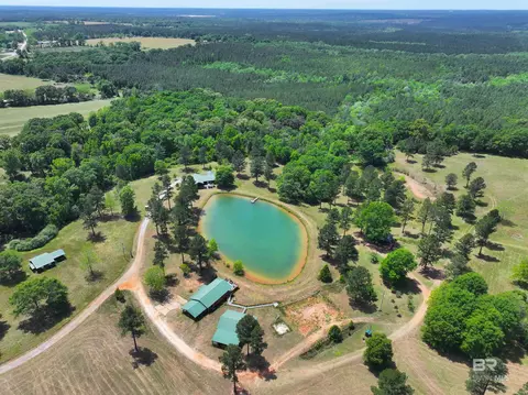 1959 Barnett Hwy, Brewton, AL 36426