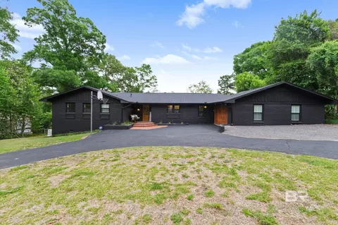 628 Chelsea Dr, Mobile, AL 36608