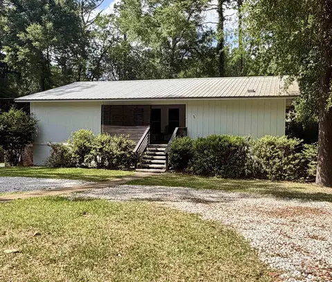 711 Cedar Ave, Fairhope, AL 36532