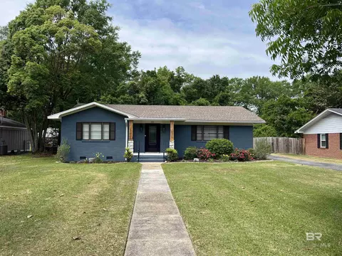 616 S Carney St, Atmore, AL 36502