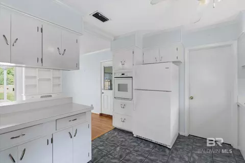 Kitchen - 1182 Ginger Dr, Mobile, AL 36693 photo 4 of 4