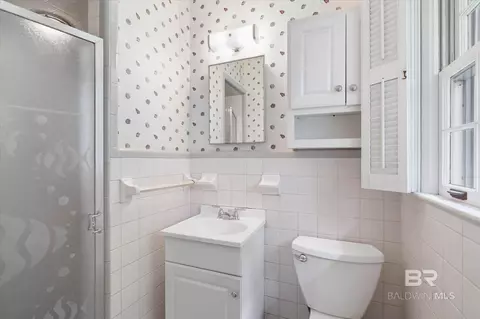 Bath - 1182 Ginger Dr, Mobile, AL 36693 photo 1 of 2