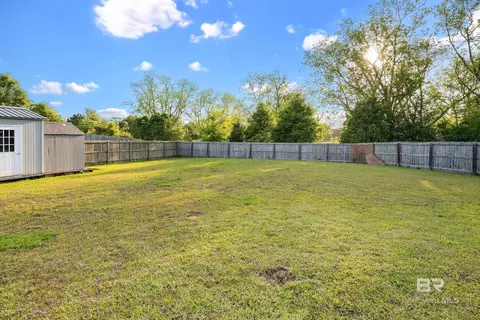 Exterior - 8294 Irwin Loop, Daphne, AL 36526 photo 7 of 9