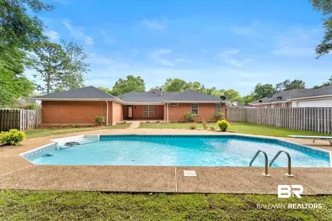 7620 Meadows Dr, Mobile, AL 36619 photo 2