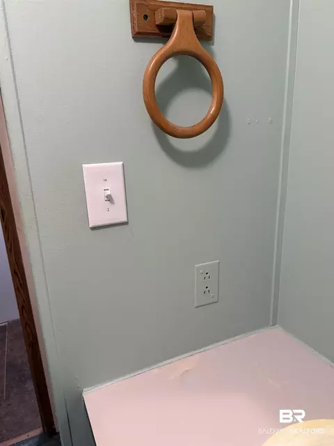 Bath - 24960 Pompano Dr #7, Elberta, AL 36530 photo 3 of 3