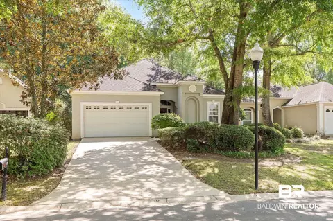 111 Cedar Pt, Fairhope, AL 36532