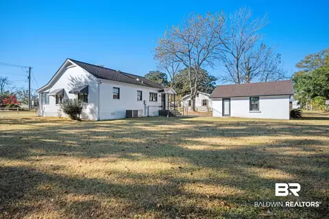 Exterior - 25121 State St, Elberta, AL 36530 photo 6 of 9