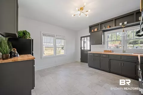Kitchen - 25121 State St, Elberta, AL 36530 photo 3 of 4