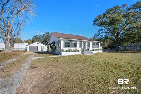 Exterior - 25121 State St, Elberta, AL 36530 photo 5 of 9