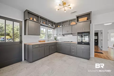 Kitchen - 25121 State St, Elberta, AL 36530 photo 1 of 4