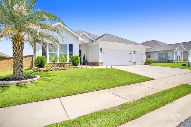 8493 Bronze Ln, Foley, AL 36535