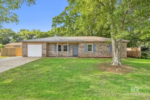 421 Cedar Ct, Foley, AL 36535
