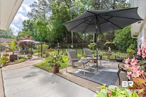 Exterior - 559 E Cumberland Rd, Mobile, AL 36608 photo 5 of 12