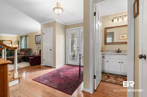 Entry Way - 559 E Cumberland Rd, Mobile, AL 36608 photo 5 of 7
