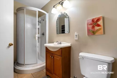 Bath - 559 E Cumberland Rd, Mobile, AL 36608 photo 4 of 4
