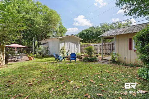 Exterior - 559 E Cumberland Rd, Mobile, AL 36608 photo 9 of 12