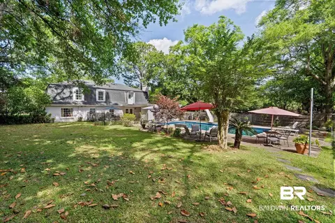 Exterior - 559 E Cumberland Rd, Mobile, AL 36608 photo 8 of 12