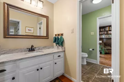 Bath - 559 E Cumberland Rd, Mobile, AL 36608 photo 1 of 4