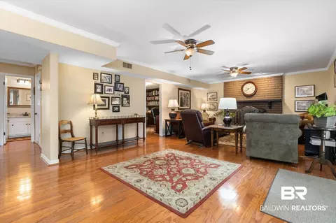 Entry Way - 559 E Cumberland Rd, Mobile, AL 36608 photo 2 of 7