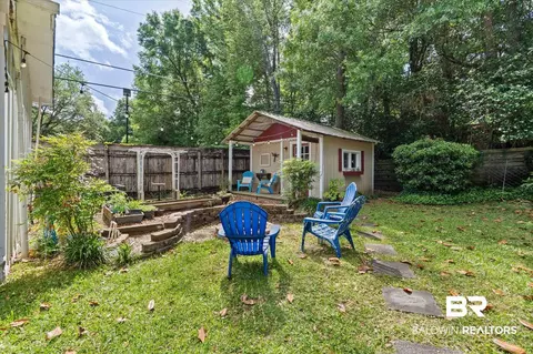 Exterior - 559 E Cumberland Rd, Mobile, AL 36608 photo 7 of 12