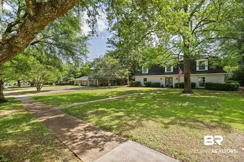 Exterior - 559 E Cumberland Rd, Mobile, AL 36608 photo 10 of 12