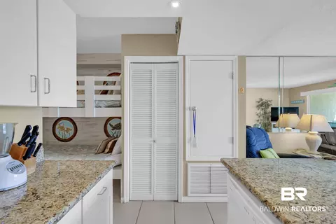 Kitchen - 645 Plantation Rd #6205, Gulf Shores, AL 36542 photo 5 of 5
