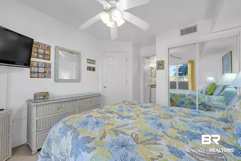 Bedroom - 645 Plantation Rd #6205, Gulf Shores, AL 36542 photo 2 of 3