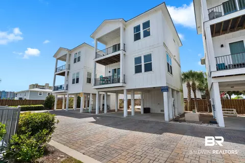 435 E 2nd Ave #B, Gulf Shores, AL 36542