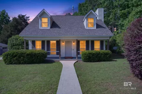 145 Country Club Dr, Daphne, AL 36526